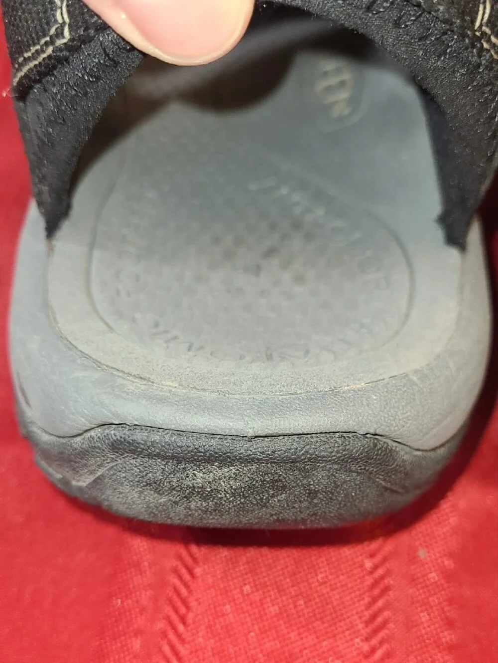 Keen Newport H2 Men’s Black and Yellow Closed-Toe Hiking Sandals Size 10.5